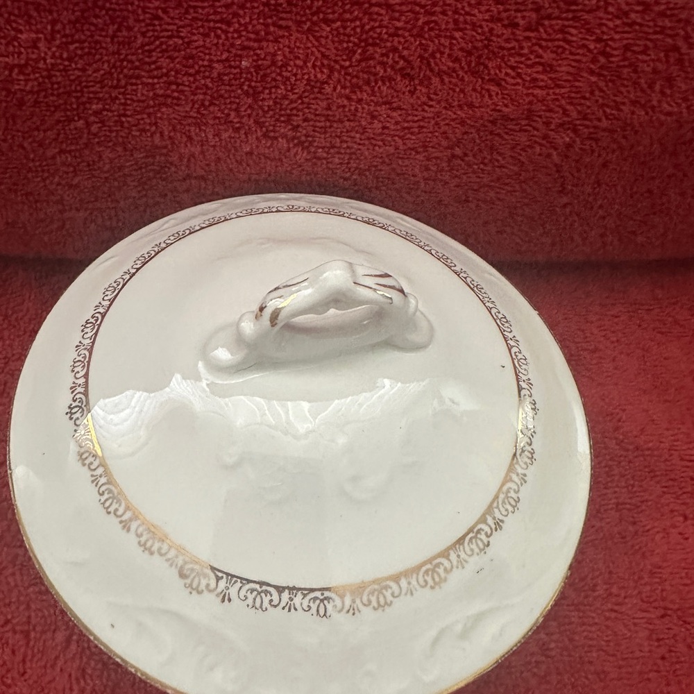 Edwin M. Knowles Sugar Bowl With Gold Trim - Picture 2 of 8